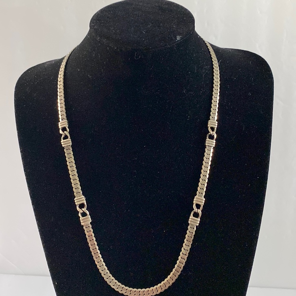 Vintage necklace. N11